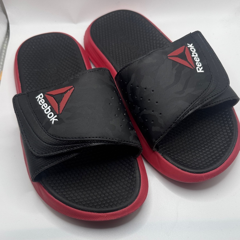 Reebok Black and Red Slides Sandals Youth Big Kid Size 4